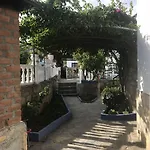 Hotel Derin 2*