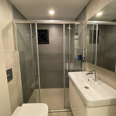 Hotell Derin 2*